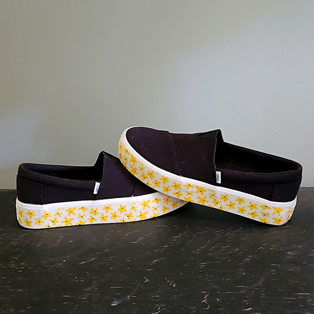 TOMS Platform Daisy Sneakers